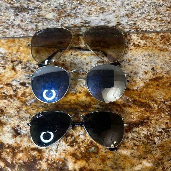 Ray-Ban Accessories - Bundle of Ray-Ban sunglasses